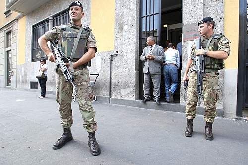 Militari delle Voloire nel servizio Strade Sicure a Milano